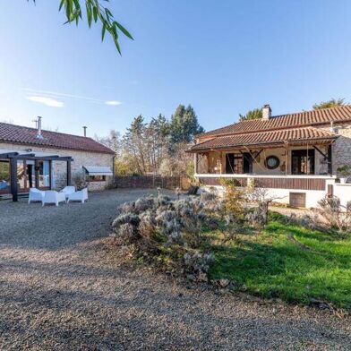 Maison 8 pièces 499200 €