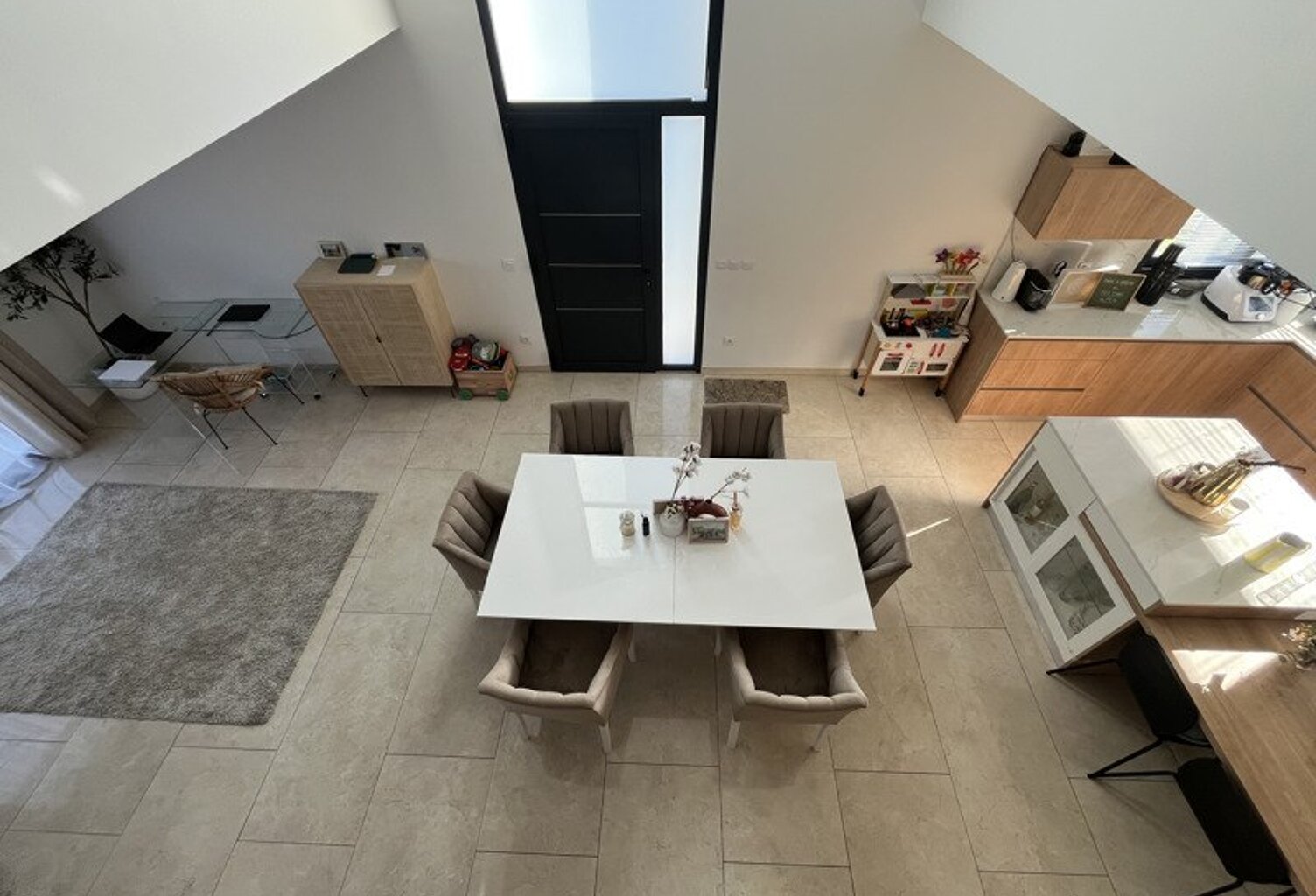 Contemporaine de 4 pièces principales — photo 1