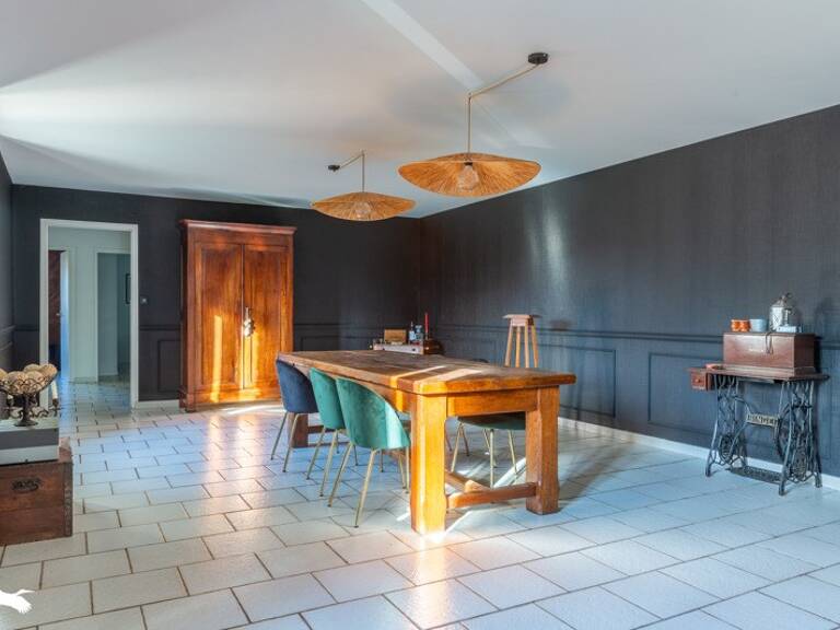 Maison en pierre de 6 pièces principales — photo 1