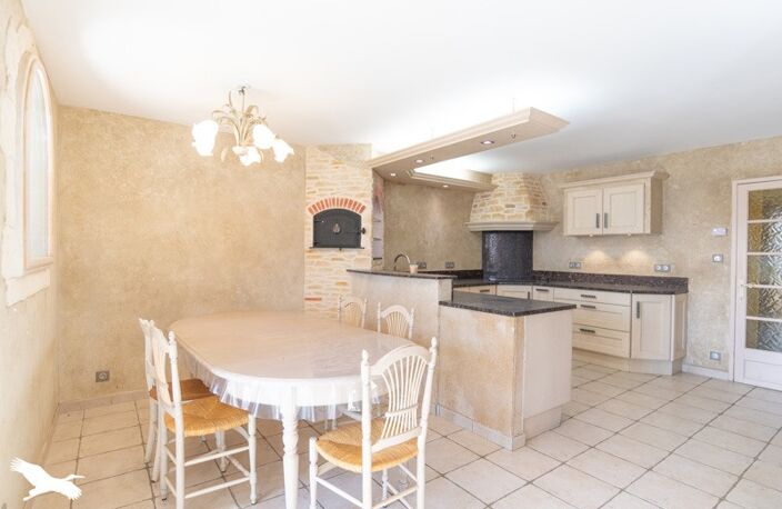 Maison en pierre de 8 pièces principales — photo 3