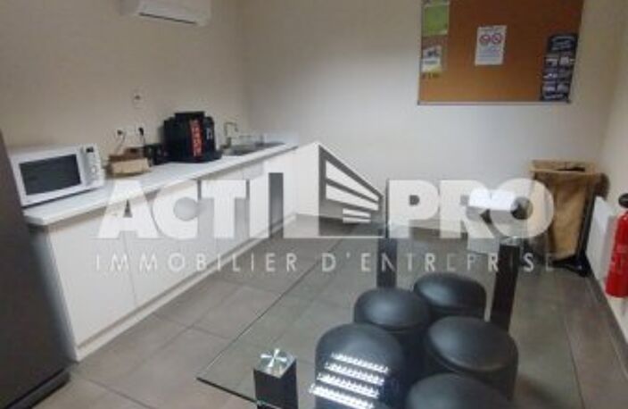Bureaux à louer — photo 2