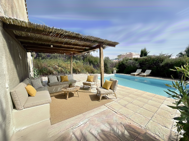 VILLA  BOULOURIS avec Piscine  185 m2 - terrain 1629 m2 — photo du bien