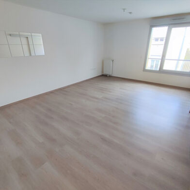 Appartement 2 pièces 735 €