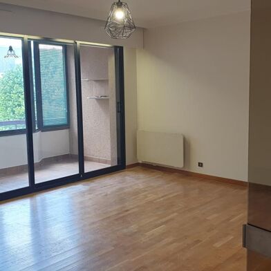 Appartement 3 pièces 710 €