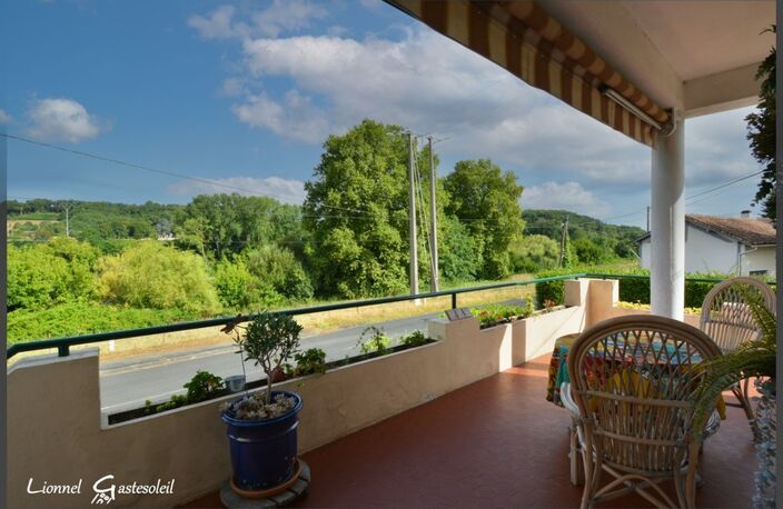 Maison familiale rénovée avec appartement indépendant proche de la Dordogne à vendre à PINEUILH (33) — photo 5