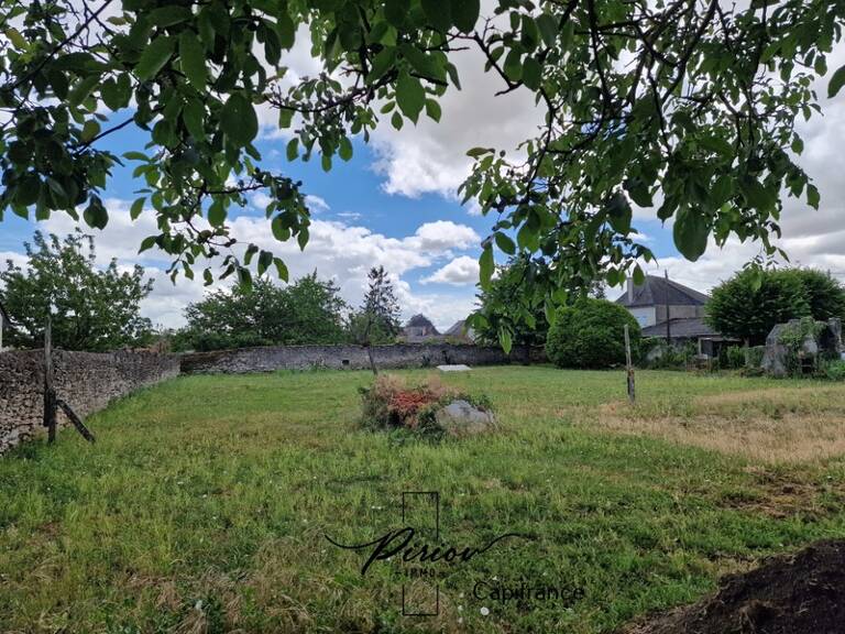 DOUE CENTRE - Terrain constructible 1071 m², partiellement clos de murs — photo 1