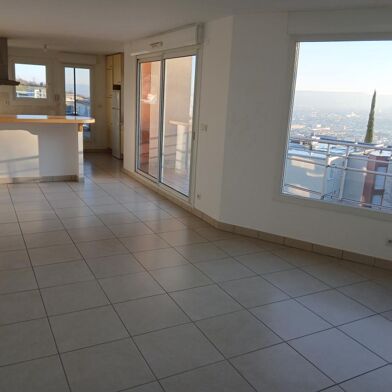 Appartement 5 pièces 1390 €