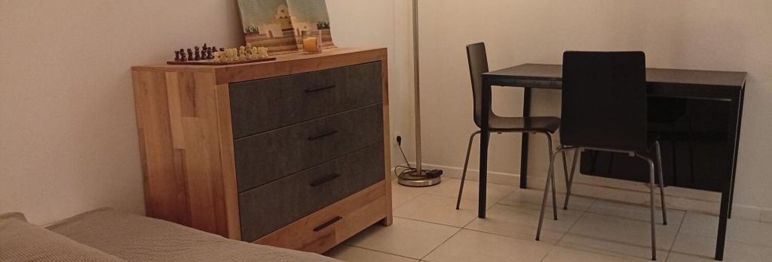 Appartement 1 Pièce 25 m² à louer à Eyguières (13430)