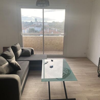 Appartement 4 pièces 900 €