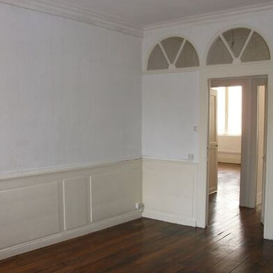 Appartement 3 pièces 700 €