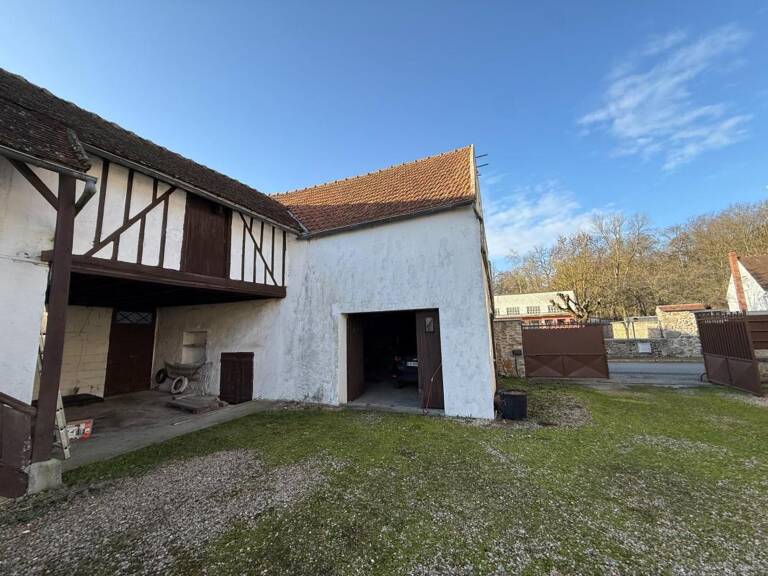 LIVERDY EN BRIE (77) - Grange 120m² à aménager — photo 1
