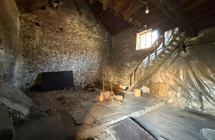 LIVERDY EN BRIE (77) - Grange 120m² à aménager — photo 2
