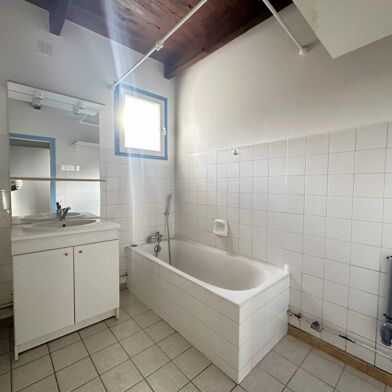 Appartement 5 pièces 1050 €