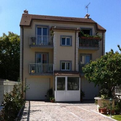 Appartement 3 pièces 1080 €