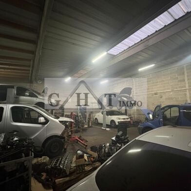 Local industriel  2500 €