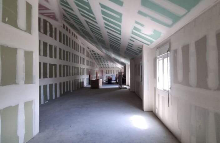 A LOUER LOCAL DE 170M² A ETAGE ZAC CANABADY ST PIERRE — photo 3