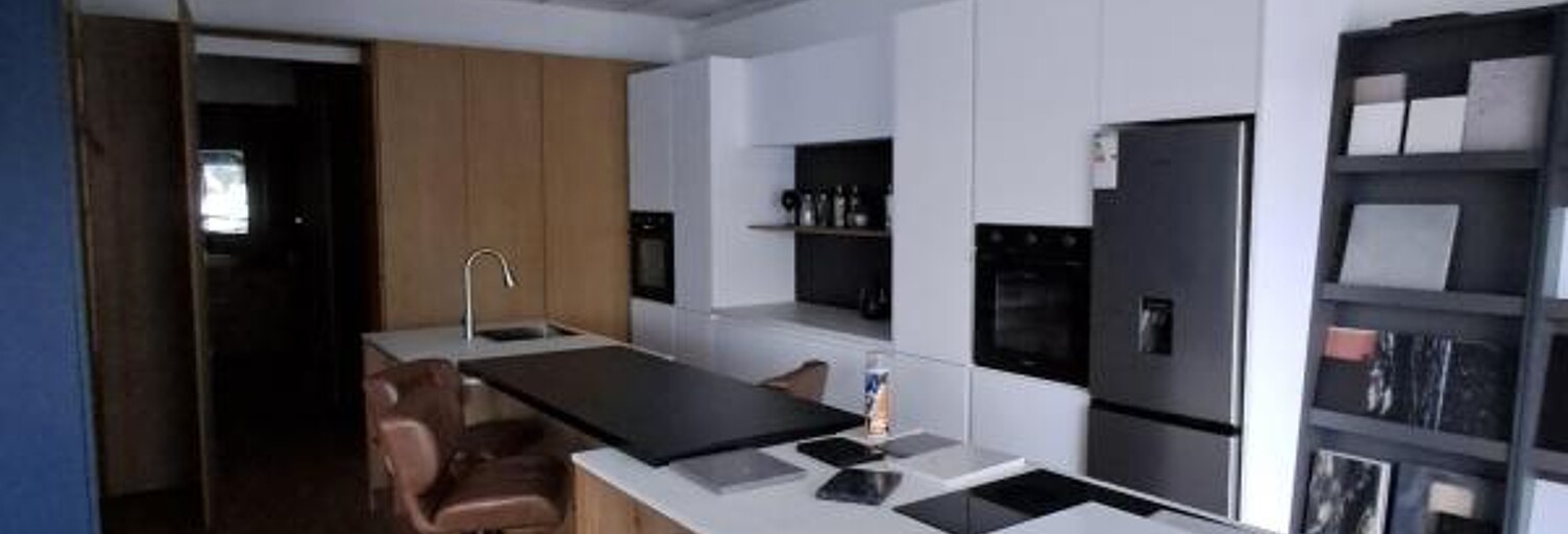 Commerce  88 m² à louer à Le Port (97420)