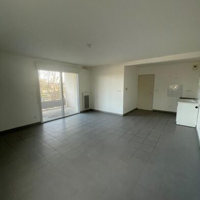 Appartement 3 pièces 802 €