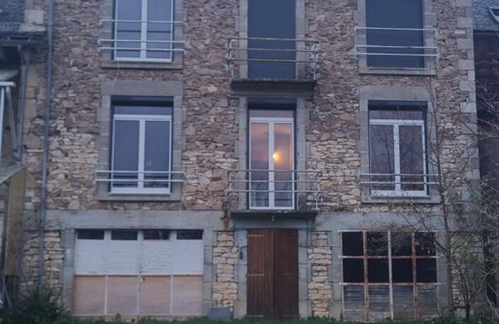 Maison Lanuejouls 9 pièce(s) 190 m2 — photo 2