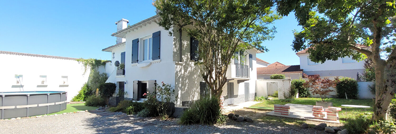 Maison 6 Pièces 205 m² à louer à Lons (64140)