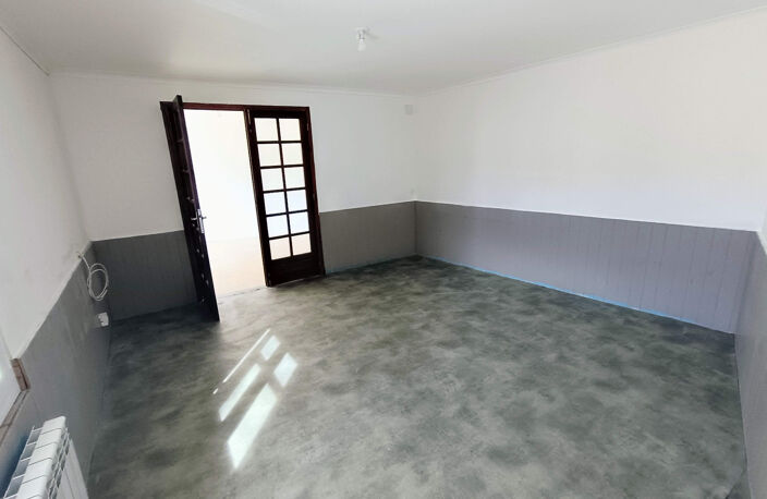 Vends maison de village 3 chambres R+2 au centre de Lespigna — photo 3