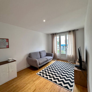 Appartement 3 pièces 982 €