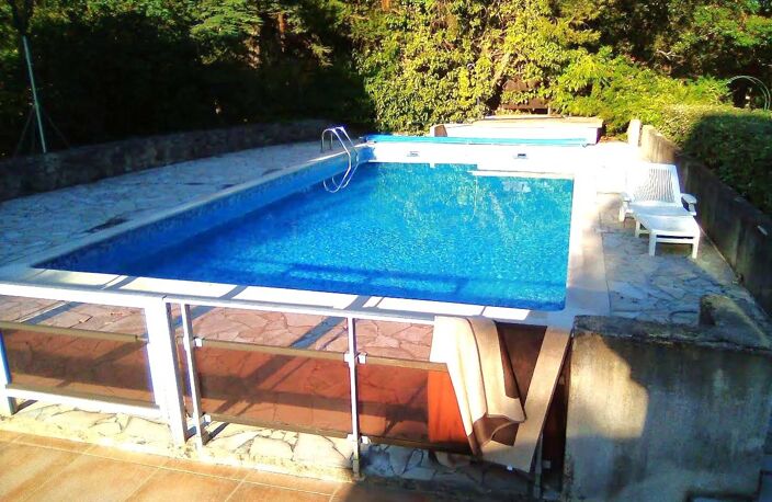 CALLAS MAISON T8 205 M2- 3 APPARTEMENTS-PISCINE-GARAGE ET DÉPENDANCE — photo 3