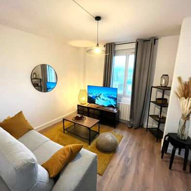 Appartement 2 pièces 890 €