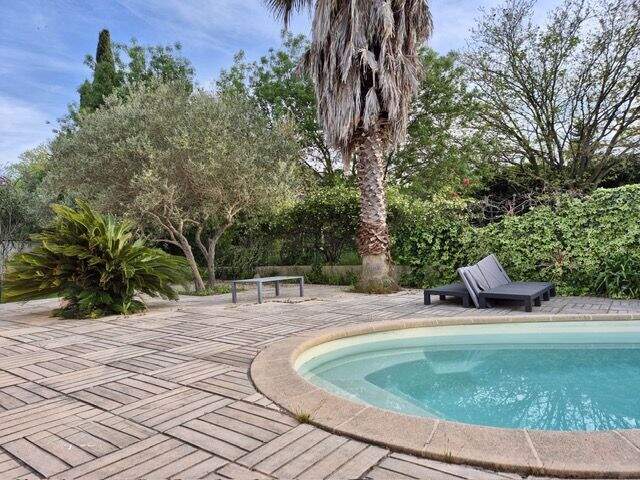 Villa avec piscine au calme — photo du bien
