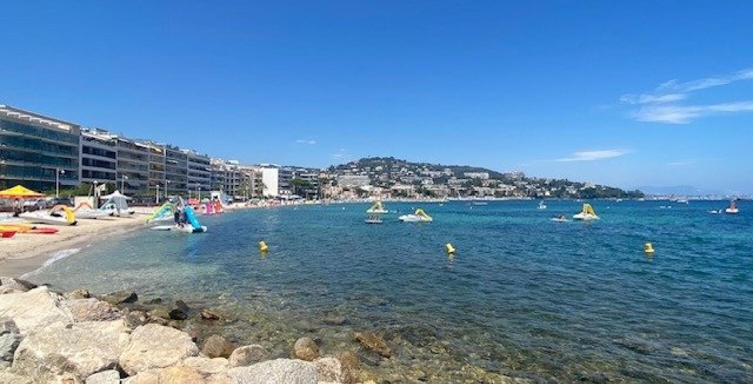 Cannes Palm Beach ravissant appartement T2 rénové à 100 m des plages — photo 1