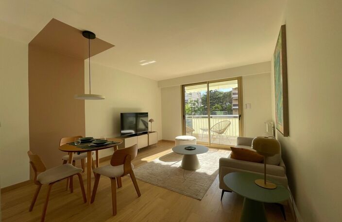 Cannes Palm Beach ravissant appartement T2 rénové à 100 m des plages — photo 2