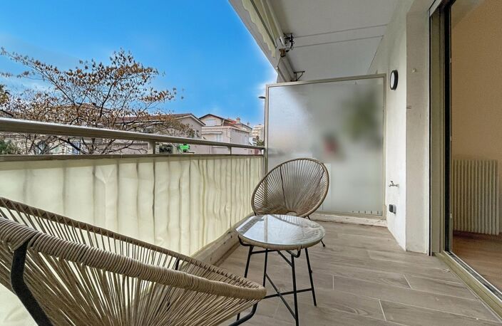 Cannes Palm Beach ravissant appartement T2 rénové à 100 m des plages — photo 3