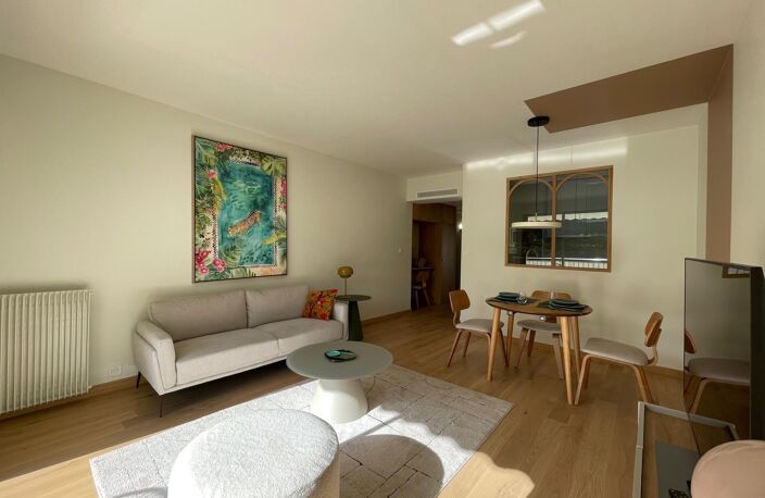 Cannes Palm Beach ravissant appartement T2 rénové à 100 m des plages — photo 4