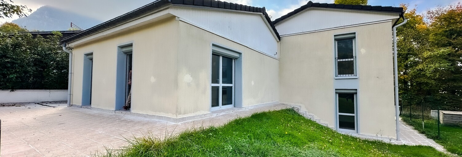 Maison 5 Pièces 115 m² à louer à Saint-Laurent-du-Pont (38380)