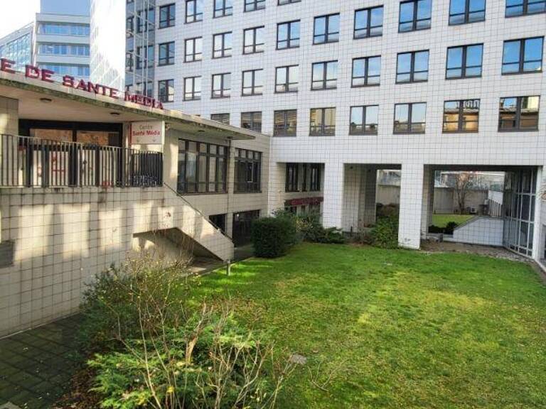 Vente Local d'activités 875 m&sup2; — photo 1
