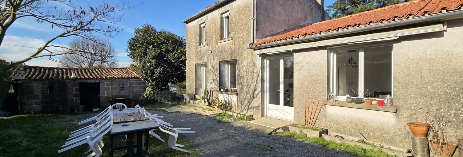 Maison 5 Pièces 121 m² à vendre à Montournais (85700)