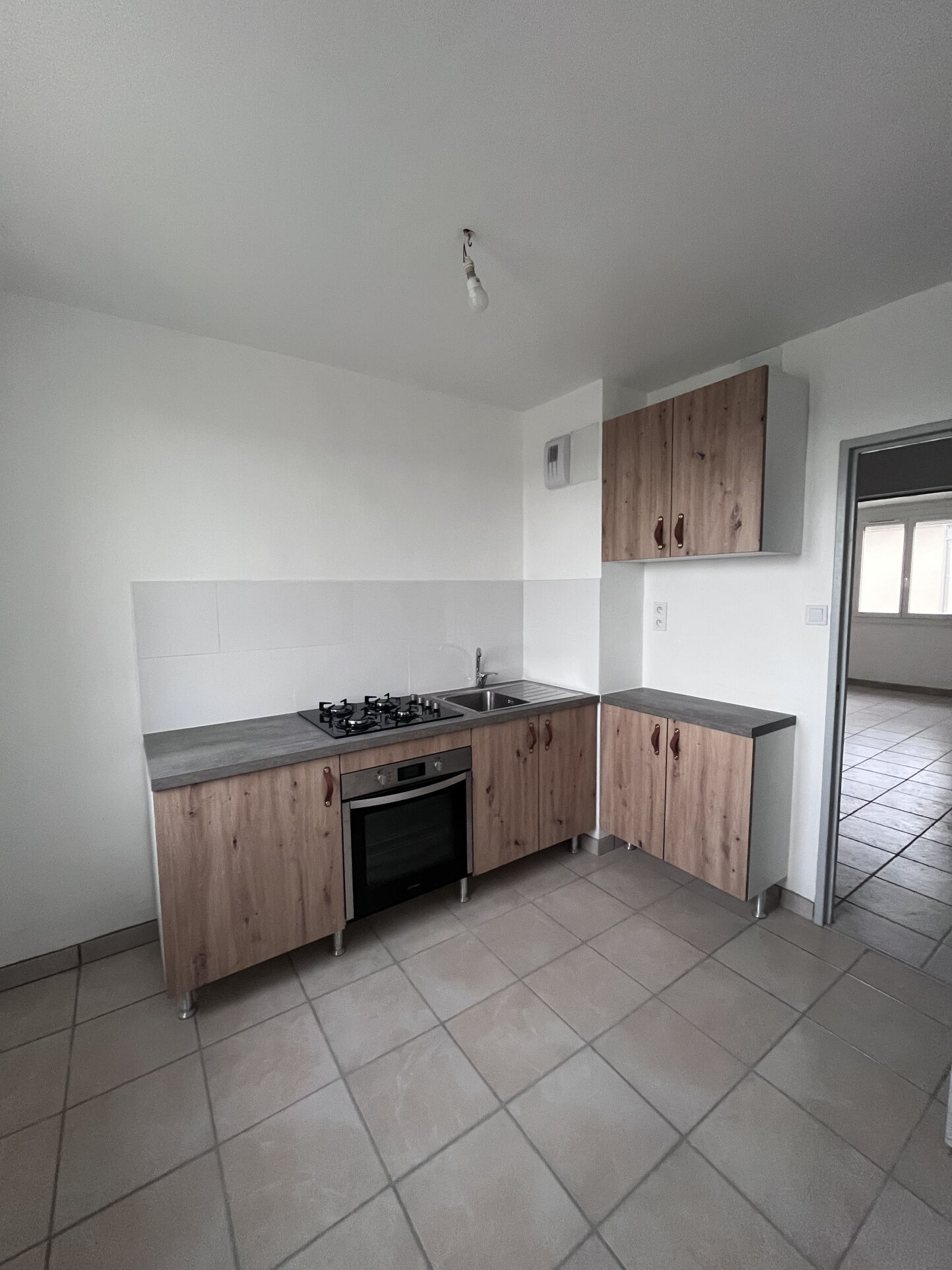 Appartement  T4 à louer Saint-Paul-Trois-Châteaux 26130