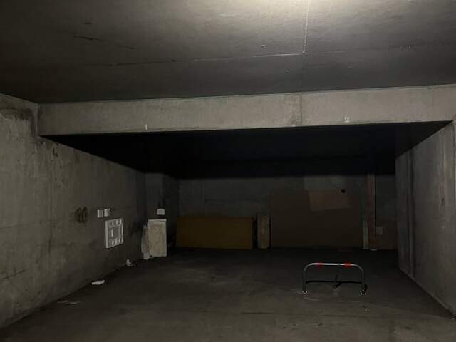 Place dans un garage collectif de 0 pièces principales — photo du bien