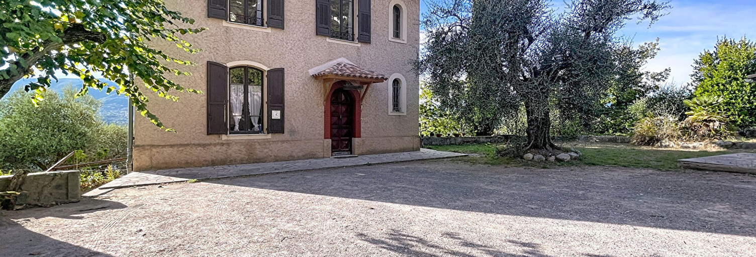 Maison 6 Pièces 128 m² à vendre à Castagniers (06670)