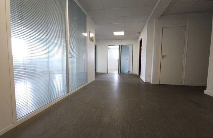 Dpt Essonne (91), Bureaux à louer à CHAMPLAN — photo 3