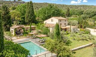 Maison 8 Pièces 300 m² à vendre à Saint-Saturnin-lès-Apt (84490)
