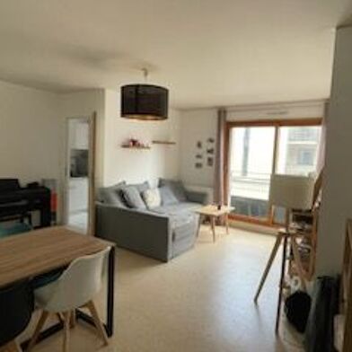 Appartement 3 pièces 885 €