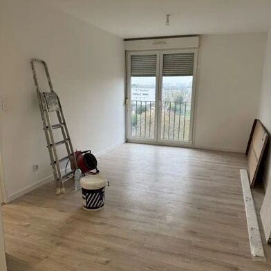 Appartement 4 pièces 750 €