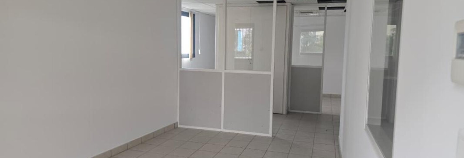 Bureau  237 m² à louer à Le Tampon (97430)