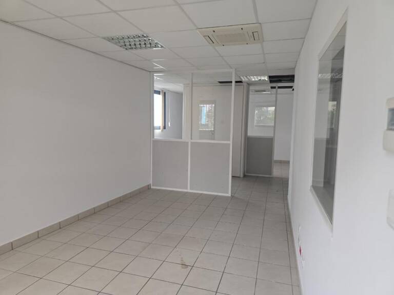 TAMPON CENTRE-VILLE - BUREAUX ACCESSIBITE PMR — photo 1