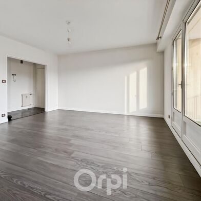 Appartement 2 pièces 710 €