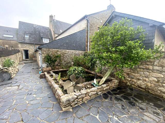BATZ SUR MER  MAISON FAMILIALE  CHARME DE L'ANCIEN AVEC GARAGE ET JARDIN BEAUCOUP DE CHARME - POSSIBILE RENTABILITE SAISONNIERE — photo du bien