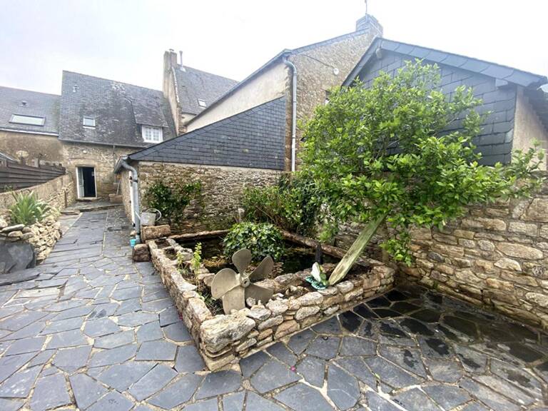 BATZ SUR MER  MAISON FAMILIALE  CHARME DE L'ANCIEN AVEC GARAGE ET JARDIN BEAUCOUP DE CHARME - POSSIBILE RENTABILITE SAISONNIERE — photo 1