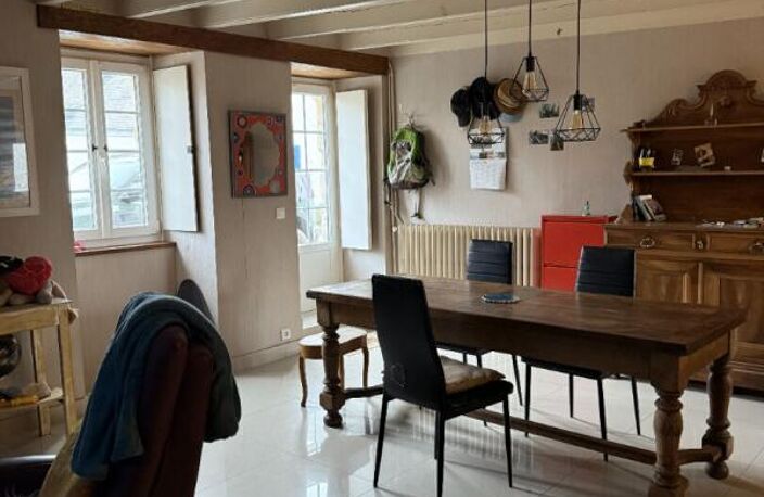 BATZ SUR MER  MAISON FAMILIALE  CHARME DE L'ANCIEN AVEC GARAGE ET JARDIN BEAUCOUP DE CHARME - POSSIBILE RENTABILITE SAISONNIERE — photo 2