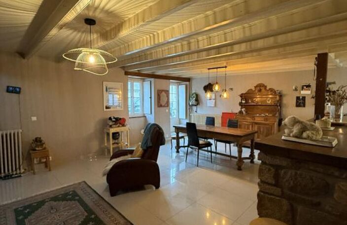 BATZ SUR MER  MAISON FAMILIALE  CHARME DE L'ANCIEN AVEC GARAGE ET JARDIN BEAUCOUP DE CHARME - POSSIBILE RENTABILITE SAISONNIERE — photo 3